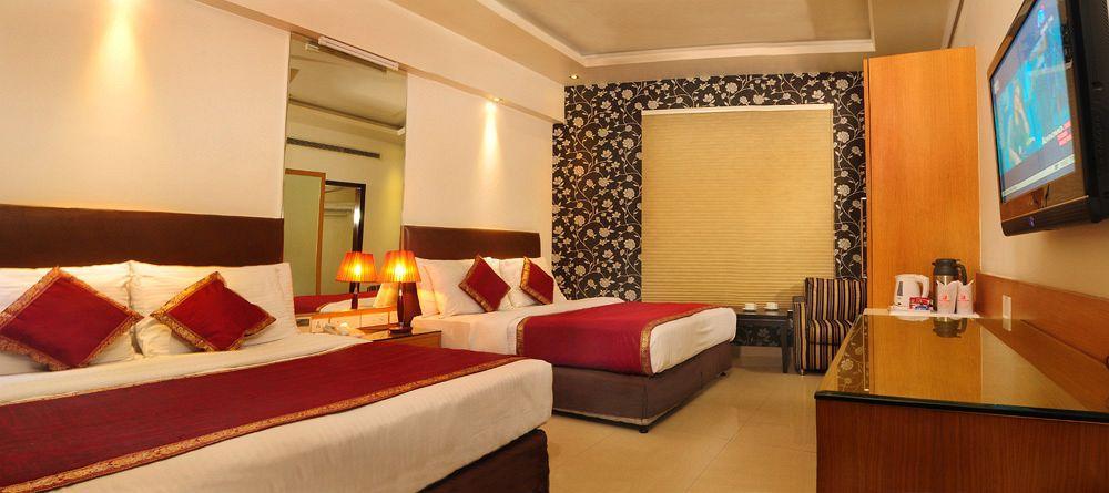 Hotel Krishna - By Rcg Hotels Nové Dillí Exteriér fotografie