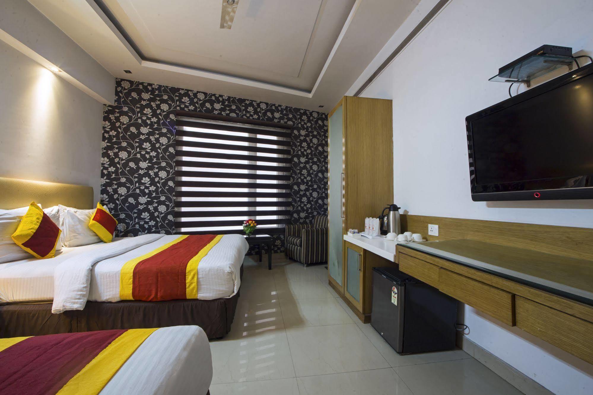 Hotel Krishna - By Rcg Hotels Nové Dillí Exteriér fotografie